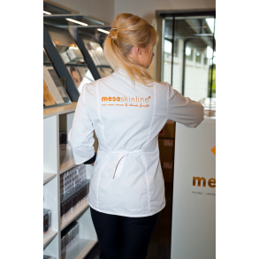Clinic coat with logo in white and black (S, M, L, XL). Eco textile