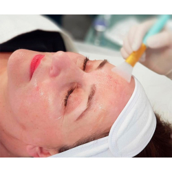 CPD-Certified Clinical Peel Course (ONLINE THEORY, PRACTICAL TRAINING AT COURSE CENTER)